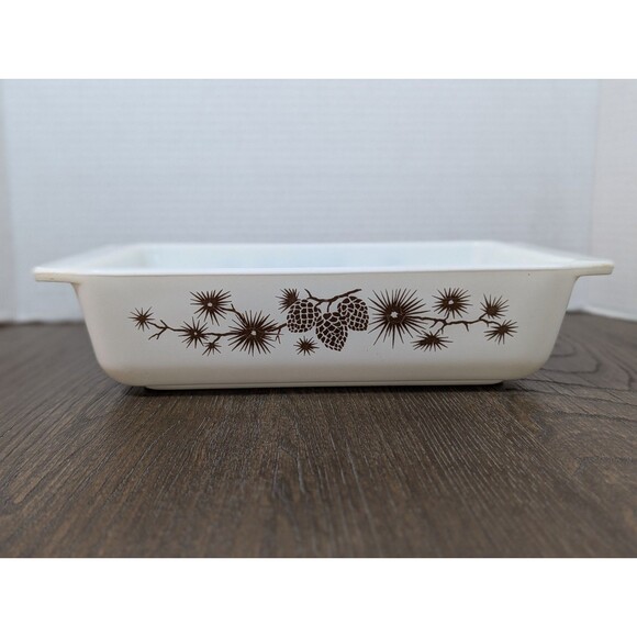 VTG 60s Pyrex Casserole Dish Metallic Gold Pine Cones 575-B Made in USA No Lid - Picture 1 of 11